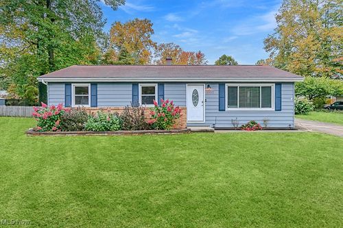 5592 Hopkins Rd, Mentor, OH, 44060-2032 | Card Image