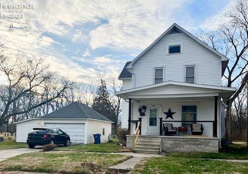 530 S Wayne St, Fremont, OH, 43420-2802 | Card Image