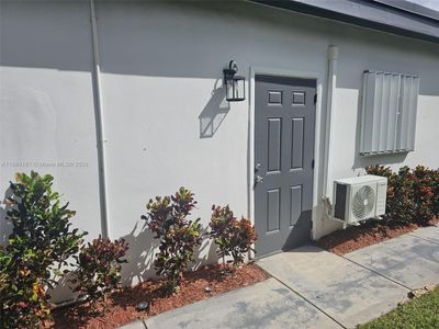 5831 Sw 13th St, House other with 3 bedrooms, 2 bathrooms and null parking in West Miami FL | Image 3