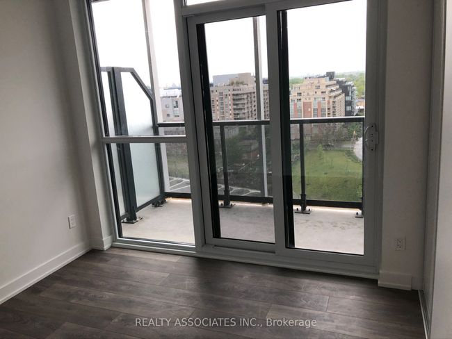 1009 - 30 Ordnance St, Condo with 2 bedrooms, 1 bathrooms and null parking in Toronto ON | Image 5