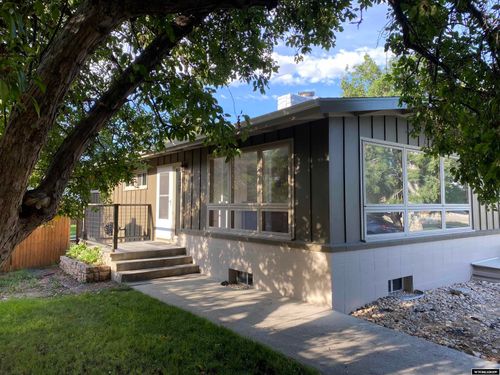 842 Fort St, Buffalo, WY, 82834-2306 | Card Image