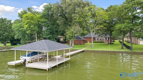 9649 Hawkins Dr, Athens, AL, 35611-6850 | Card Image