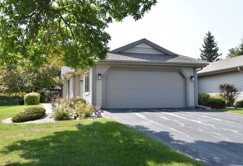 N80W17533 Robin Circle, Menomonee Falls, WI, 53051 | Card Image