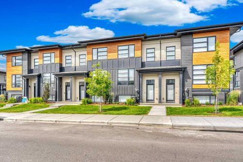63 Lucas Way Nw, Calgary, AB, T3P2C7 | Card Image