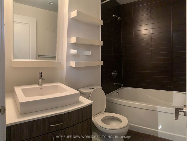 2207 - 9201 Yonge St, Condo with 2 bedrooms, 1 bathrooms and null parking in Richmond Hill ON | Image 6