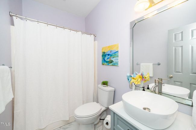 Hall bathroom | Image 26