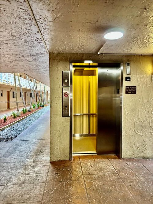 apt-232-17000 Nw 67th Ave, Hialeah, FL, 33015-4059 | Card Image