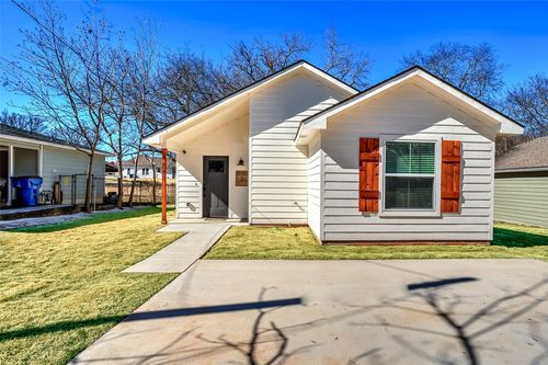 731 Layne Dr, Denison, TX, 75020-1423 | Card Image