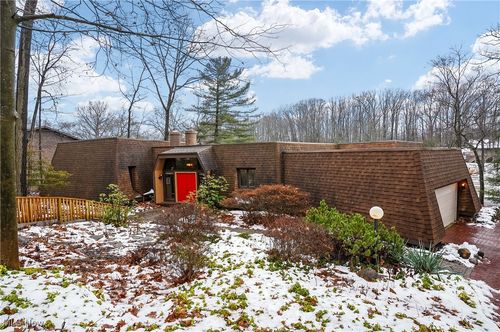 1376 Mockingbird Dr, Kent, OH, 44240-6216 | Card Image