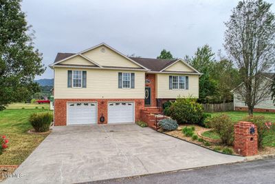 215 Fox Meadows Drive, House other with 3 bedrooms, 2 bathrooms and null parking in Church Hill TN | Image 1