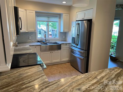 610 Britton Creek Dr, Hendersonville, NC, 28791-7218 | Card Image