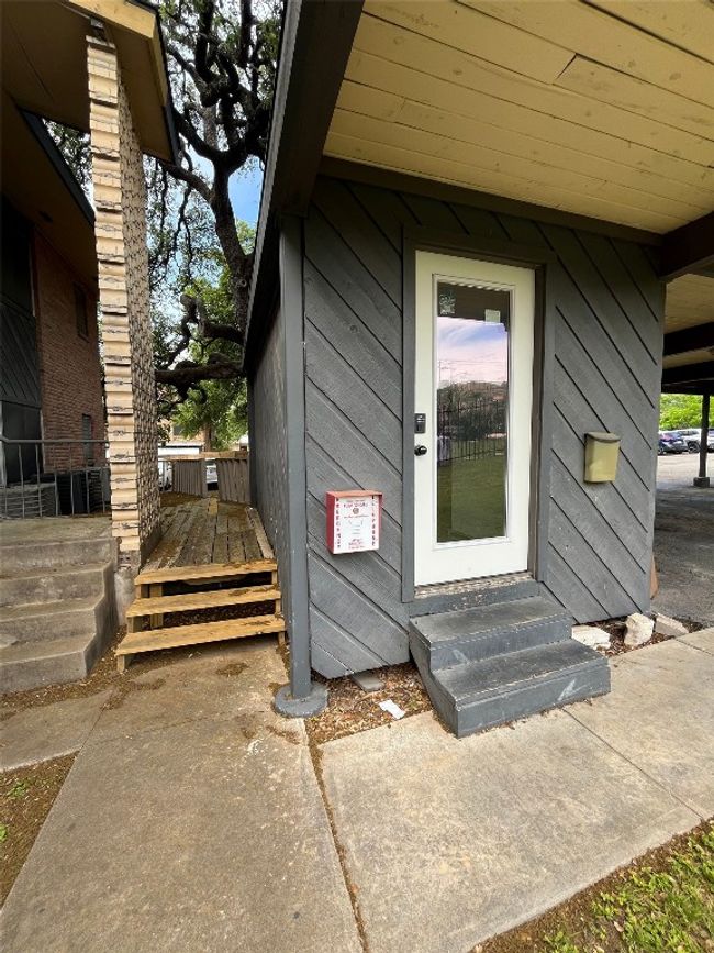 APT-101 - 3304 Red River St, Condo with 2 bedrooms, 1 bathrooms and 2 parking in Austin TX | Image 20
