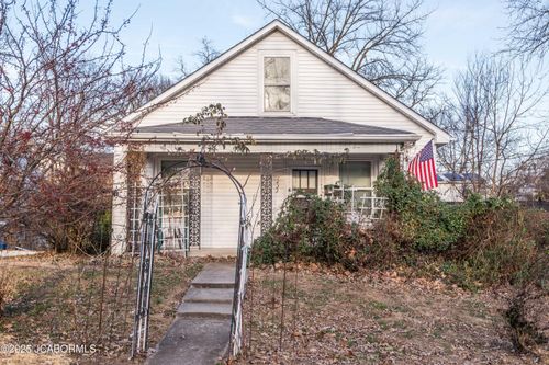 1423 E Miller St, Jefferson City, MO, 65101-4152 | Card Image