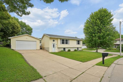0-5703 N Linwood Avenue, Davenport, IA, 52806 | Card Image