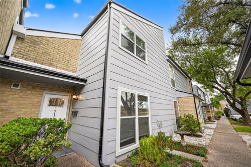 711 Worthshire St, Houston, TX, 77008-6432 | Card Image