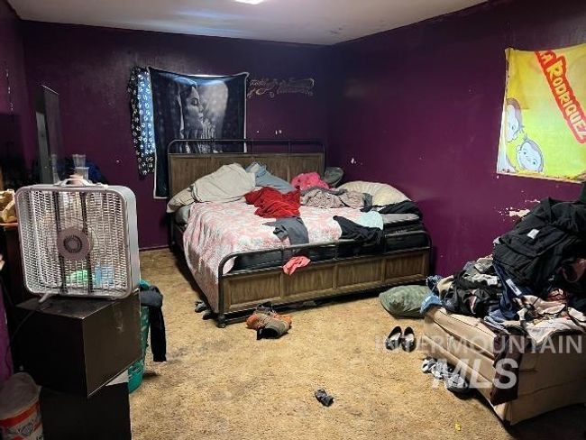 Bedroom with carpet | Image 6