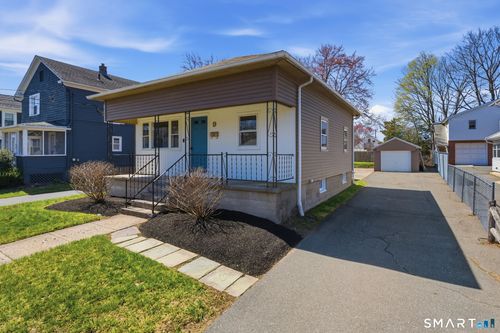 9 Woodland St, Plainville, CT, 06062-2339 | Card Image