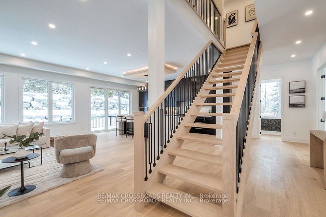 696 Hillview Cres, House other with 6 bedrooms, 5 bathrooms and 10 parking in Pickering ON | Image 16