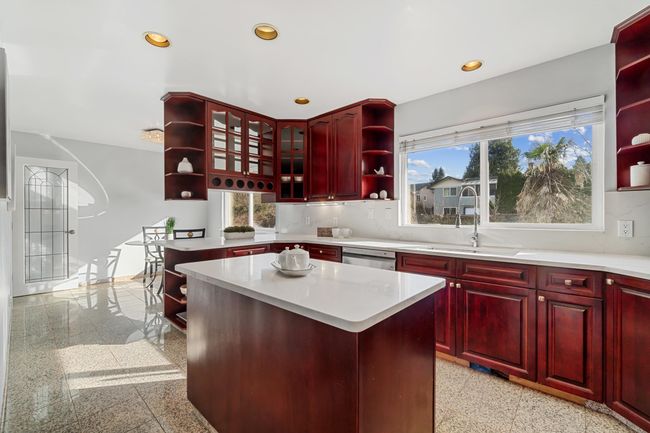 9152 Klenner Dr, House other with 5 bedrooms, 5 bathrooms and 6 parking in Burnaby BC | Image 7