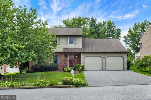 18 Southview Circle, ELIZABETHTOWN, PA, 17022 | Card Image