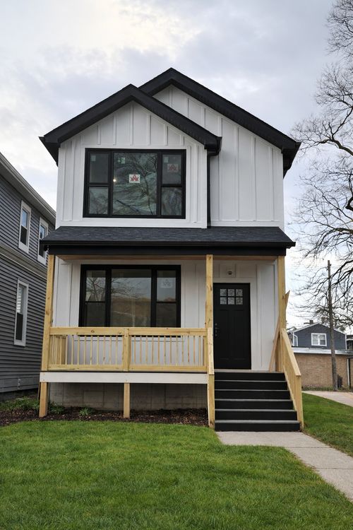 5509 W Haddon Ave, Chicago, IL, 60651-2702 | Card Image