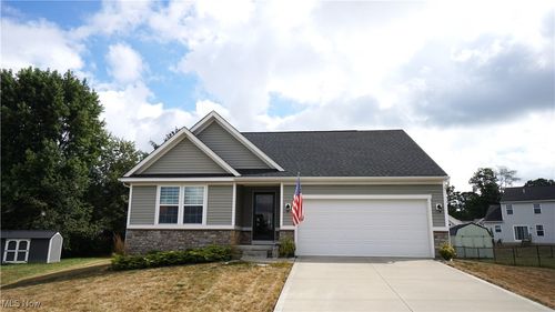 780 Thewes Cir, Louisville, OH, 44641-9186 | Card Image