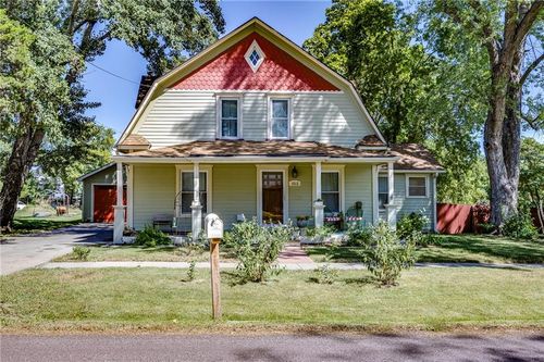 1512 College St, Baldwin City, KS, 66006-4016 | Card Image