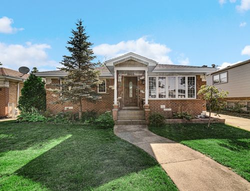 8805 Oriole Ave, Morton Grove, IL, 60053-1851 | Card Image