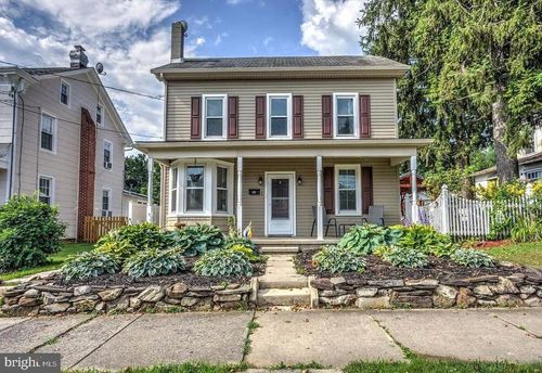 226 W Penn Ave, ROBESONIA, PA, 19551-1414 | Card Image