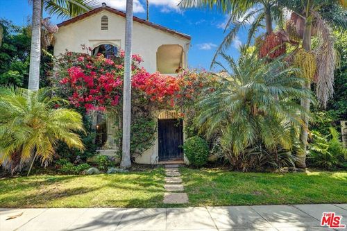 456 Smithwood Dr, Beverly Hills, CA, 90212-4214 | Card Image