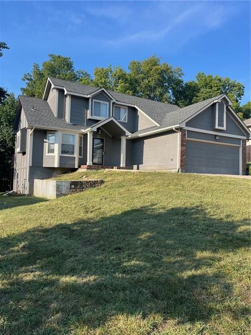 1105 Sw Granite Creek Dr, Blue Springs, MO, 64015-6750 | Card Image