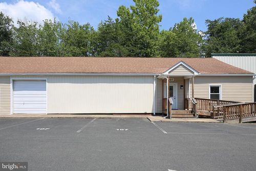 31 Friendly Ct, Fredericksburg, VA, 22405-2564 | Card Image