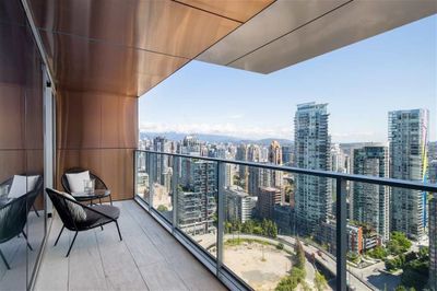 3809 - 1480 Howe St, Condo with 1 bedrooms, 1 bathrooms and 1 parking in Vancouver BC | Image 3