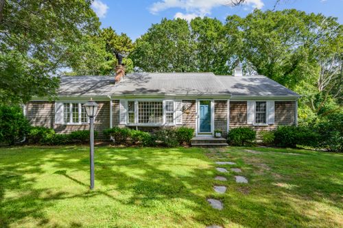 882 W Yarmouth Rd, Yarmouth Port, MA, 02675-2351 | Card Image