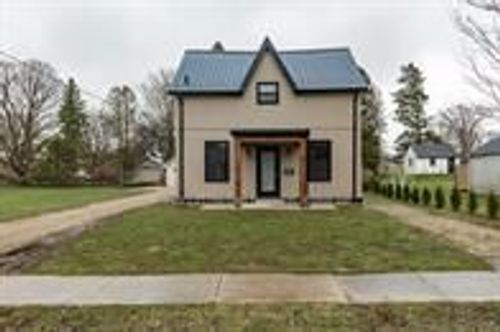 {{alt}} | Card Image