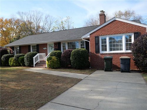 8 Terrace Dr, Poquoson, VA, 23662-2012 | Card Image