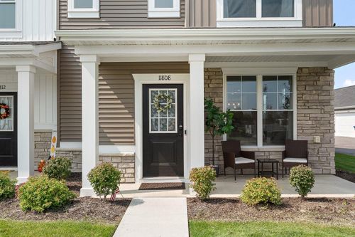 11808 Kentucky St, Crown Point, IN, 46307-7381 | Card Image