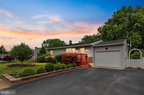 17 Caxton Dr, NEW CASTLE, DE, 19720-2332 | Card Image