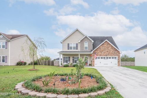 107 Woods Run Cir, Richlands, NC, 28574-8418 | Card Image