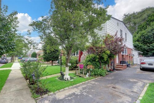 6 Fernwood Ter N, Garden City, NY, 11530-2206 | Card Image