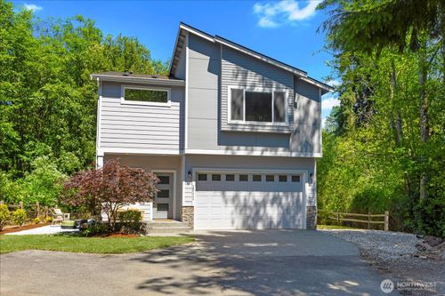 15111 Manor Way, Lynnwood, WA, 98087-2425 | Card Image