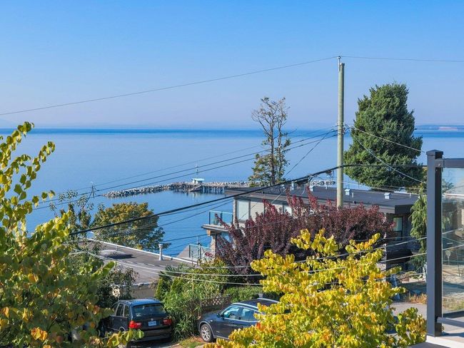 15315 Victoria Avenue, House other with 3 bedrooms, 2 bathrooms and 2 parking in White Rock BC | Image 25