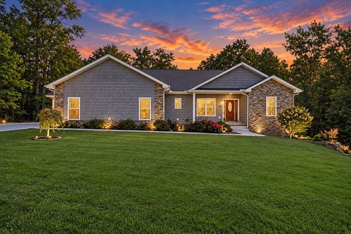 380 Mountain Preserve Pkwy, Crab Orchard, TN, 37723-1978 | Card Image