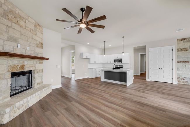118 Rosebud Ranch Rd, House other with 4 bedrooms, 2 bathrooms and null parking in Bertram TX | Image 5