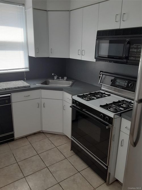 276 Revere Revere Ave, Bronx, NY, 10465-3308 | Card Image