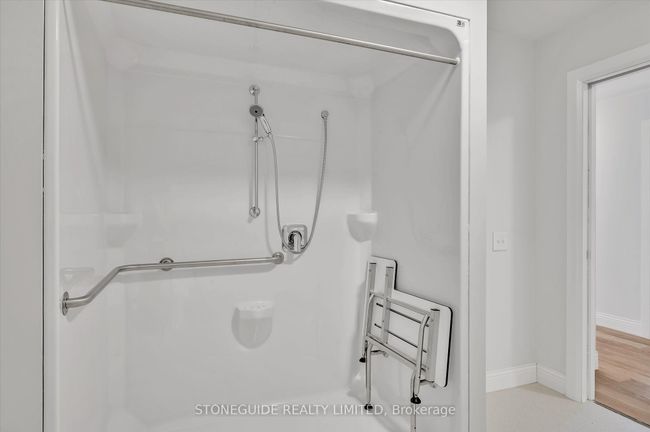 220 - 555 Bonaccord St, Home with 2 bedrooms, 1 bathrooms and 1 parking in Peterborough ON | Image 23