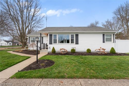 1006 Taggart St Nw, Massillon, OH, 44646-2214 | Card Image