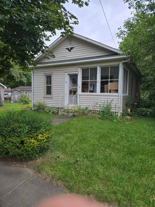 230 2nd St, Breckenridge, MI, 48615-2501 | Card Image