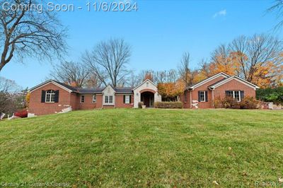 33834 Cotswold Street, Home with 4 bedrooms, 3 bathrooms and null parking in Farmington Hills MI | Image 1