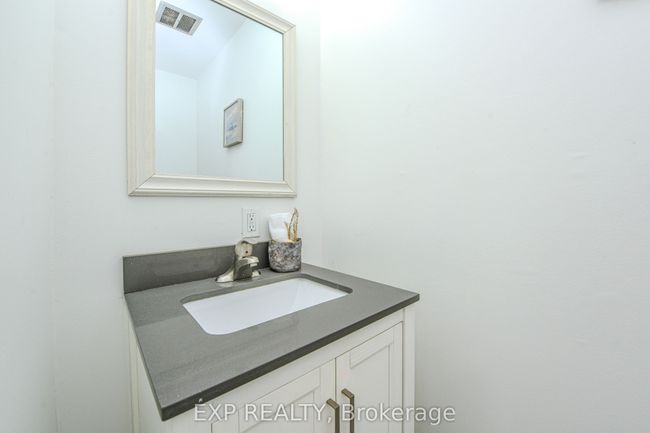 117 Harold St, House attached with 5 bedrooms, 3 bathrooms and 1 parking in Brampton ON | Image 7